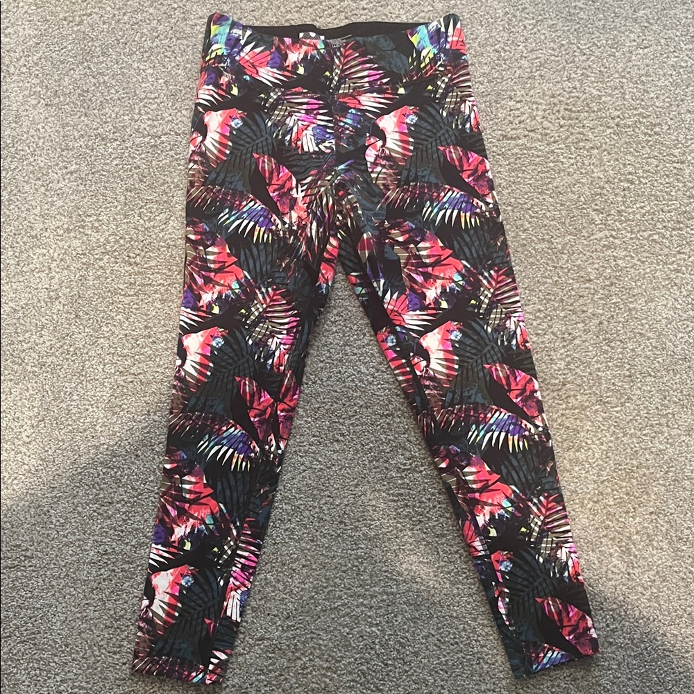 Victoria's Secret Pink Multicolor Leaf Print Leggings